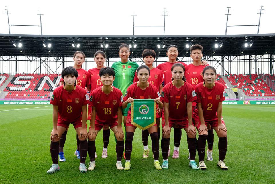 冲2连胜提前出线!中国U20女足首发:更换1人+周欣怡登场 卢家玉替补