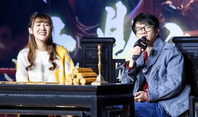 原创
            LOL远古一姐投资亏损八位数，自嘲年纪大没人送礼物，网友直呼扎心！